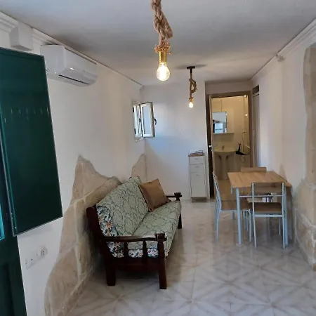 Lodge A Casa Di Gianluca Scorrano (Apulia)